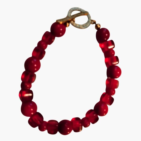 Red Beaded Bracelet Toggle Clasp 9 Inches Handmade Jewelry - Picture 1 of 6